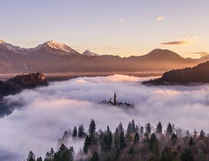 罗马尼亚客场战平克罗地亚,积分榜上你追我赶,欧洲杯征程悬念迭起!
