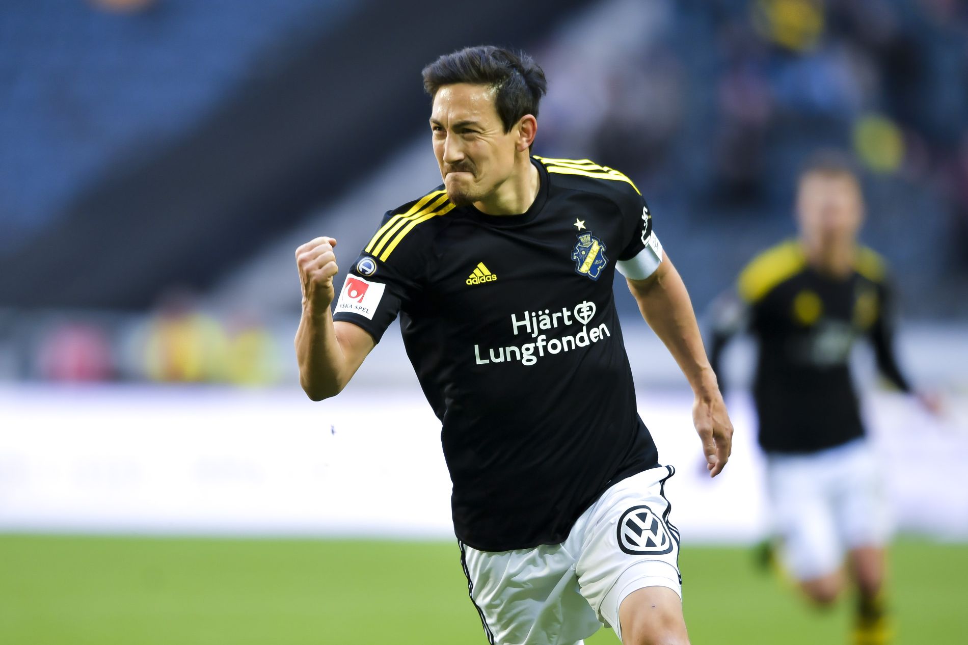 爱游戏视频-包含阿尔希拉尔严阵以待，防守端力求零封对手的词条