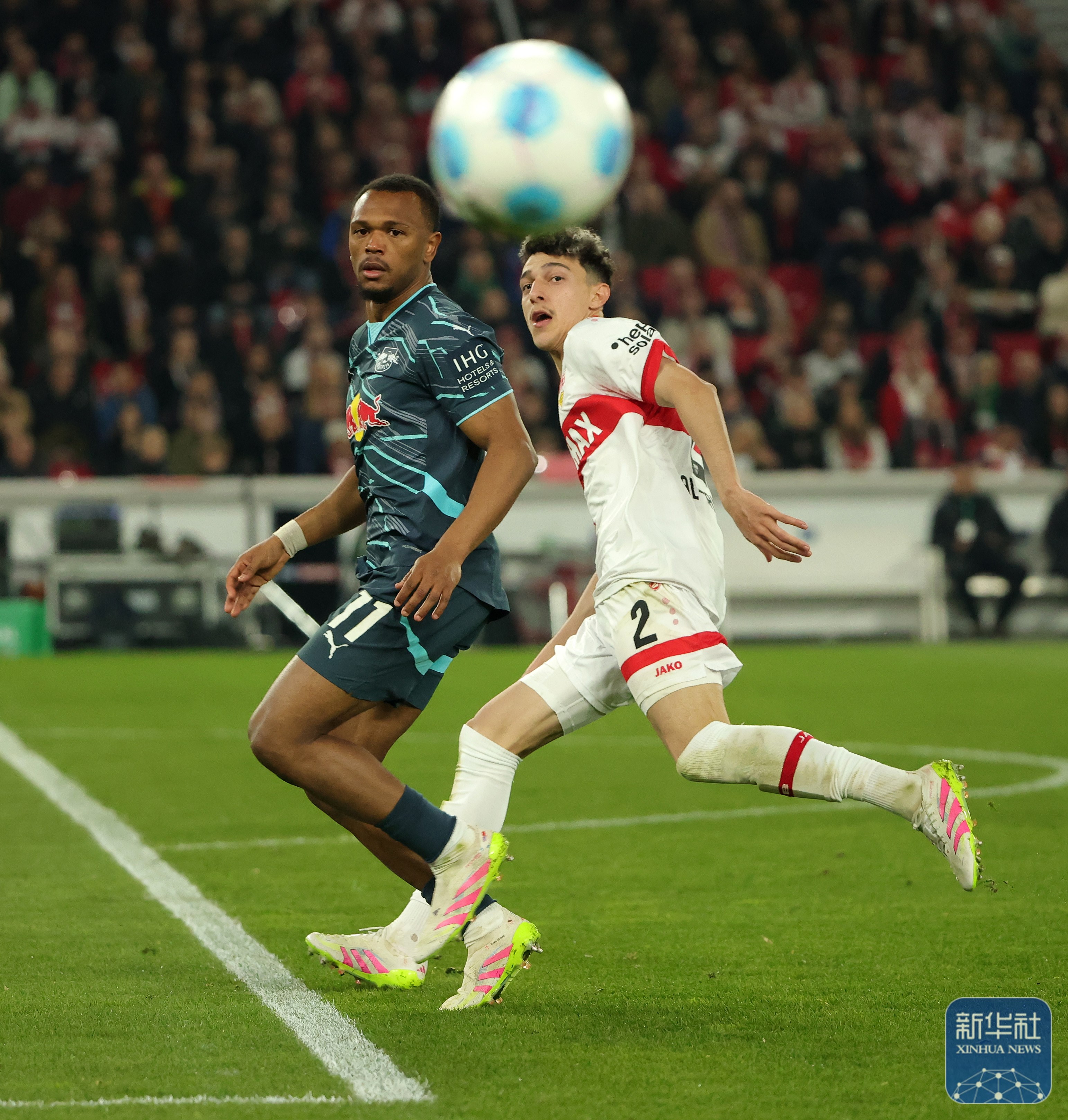 爱游戏官网app-德国男足频频进攻,实力碾压对手