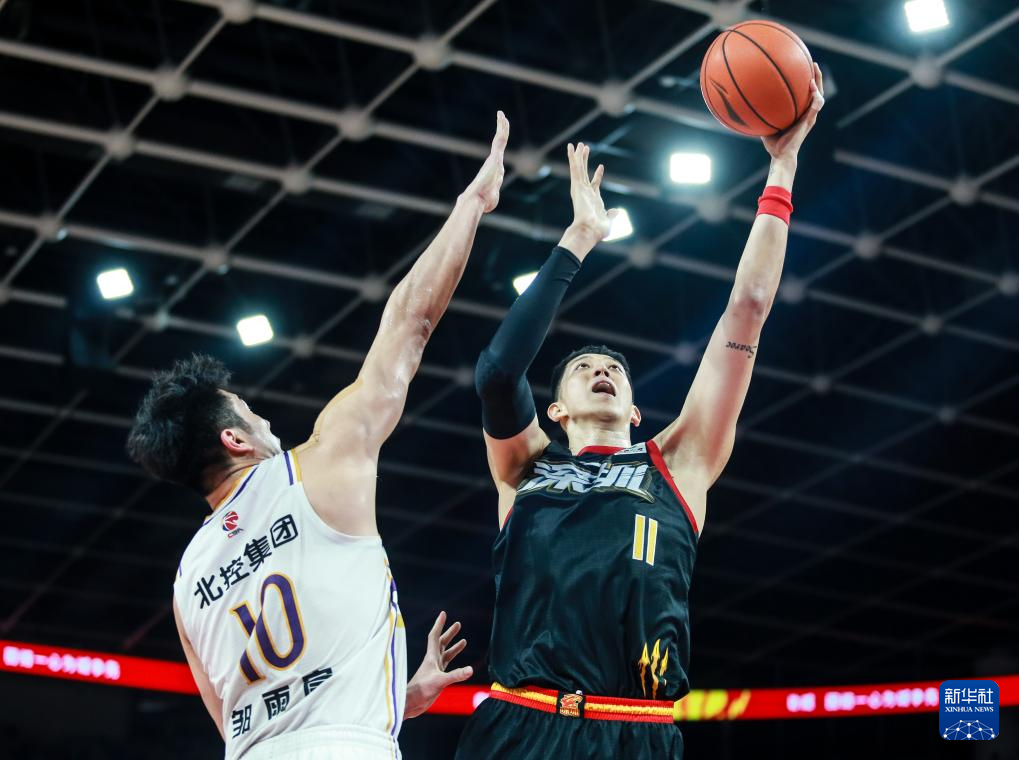 爱游戏登录-湖南男篮奋力拼搏,决胜季后赛希望