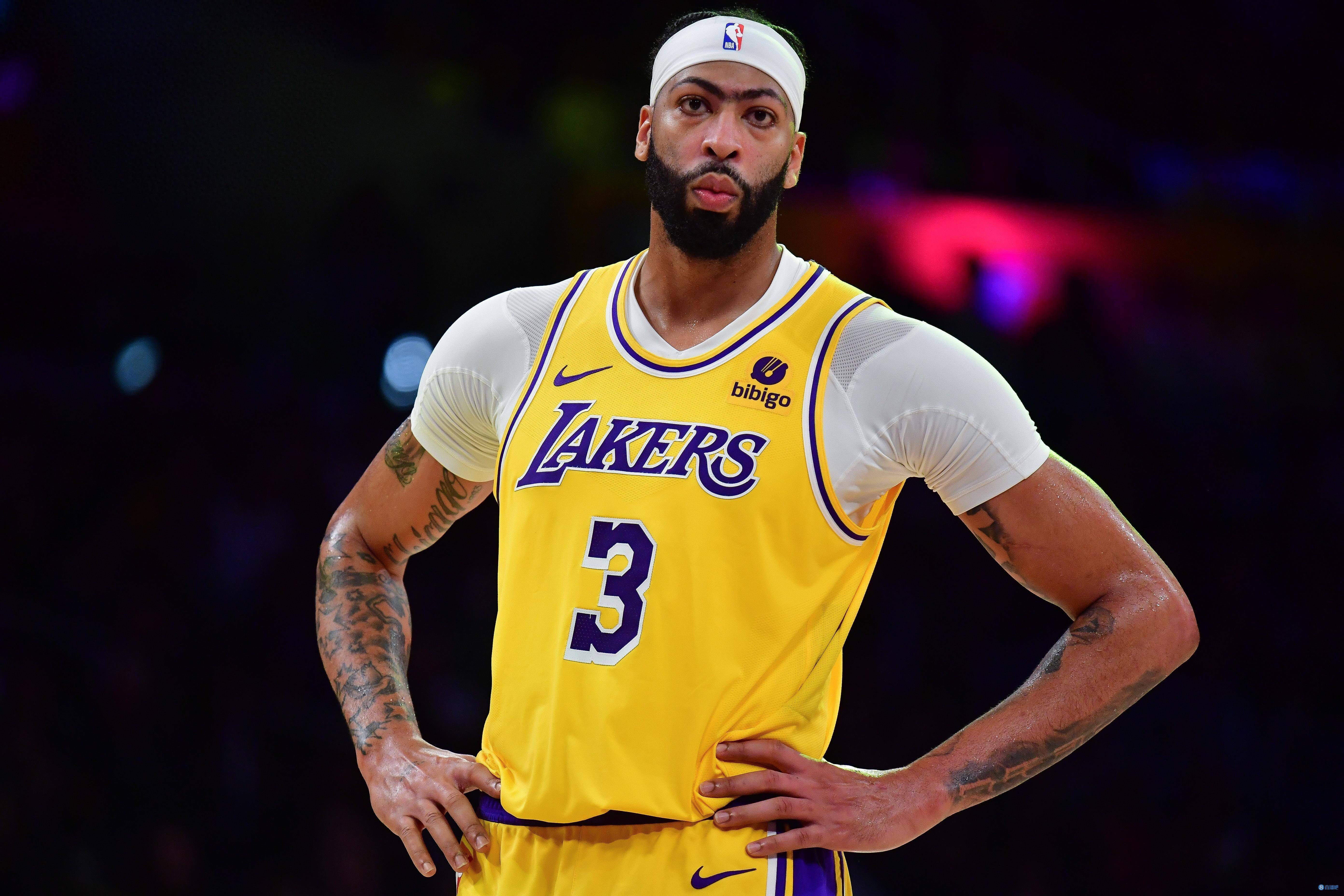 爱游戏地址-关键比赛结束,球员们表现出色