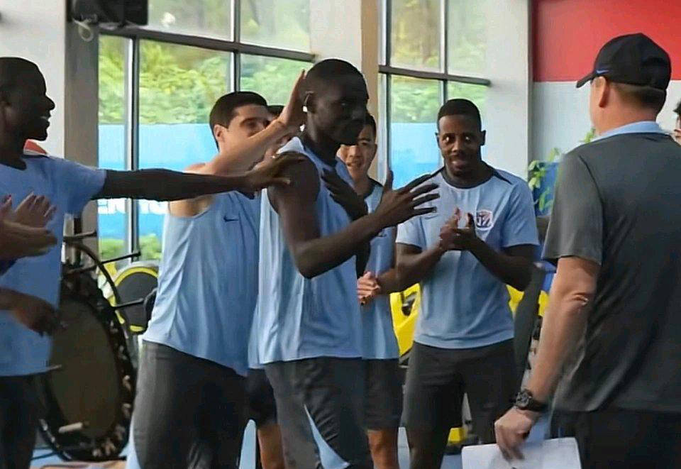 爱游戏注册-包含一线城市球队的表现引人关注，球员状态抢眼！的词条