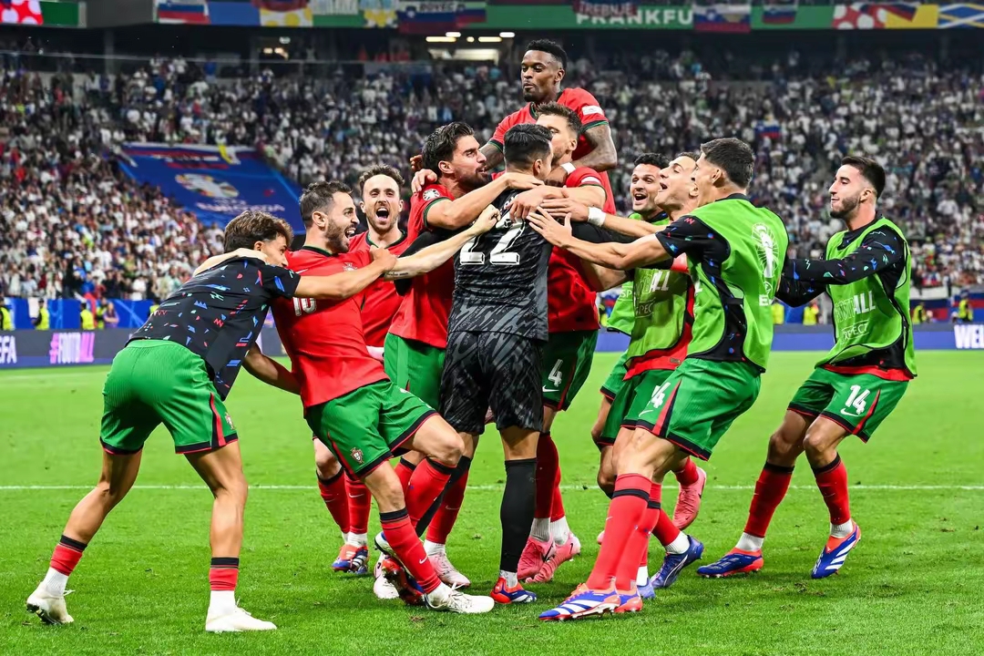 爱游戏网址-包含劲敌相逢！欧洲豪门球队将在比赛中较量的词条