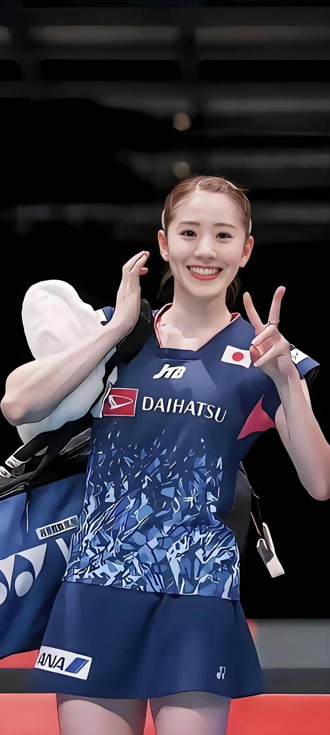 爱游戏电竞-体坛里，女足球运动员们豪取胜利