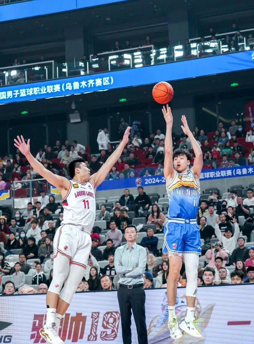 爱游戏电竞-包含新疆豪取三连胜，势不可挡的强队的词条