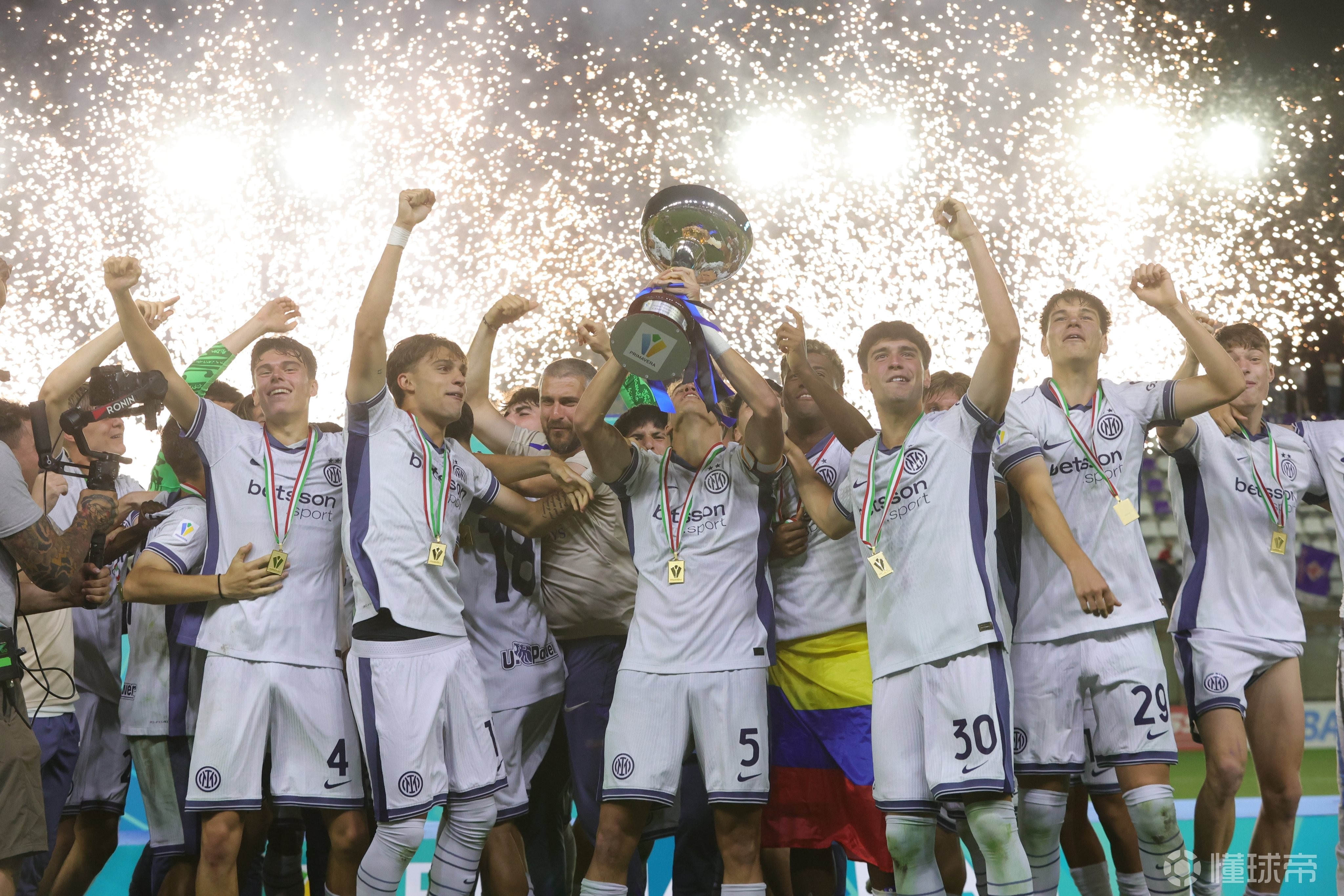 意大利击剑名将实现绝杀,助队夺得团体冠军