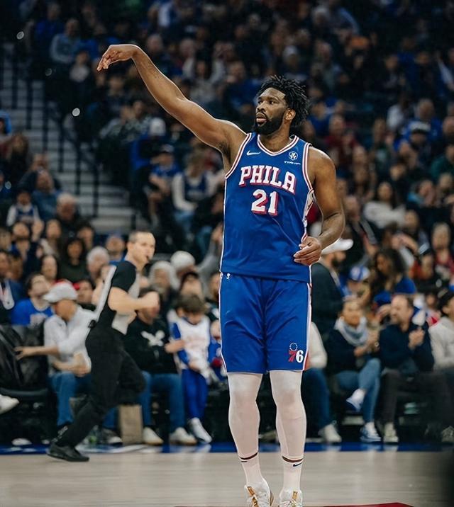 爱游戏app下载地址-关于76人力克老鹰，恩比德砍下30+10的信息