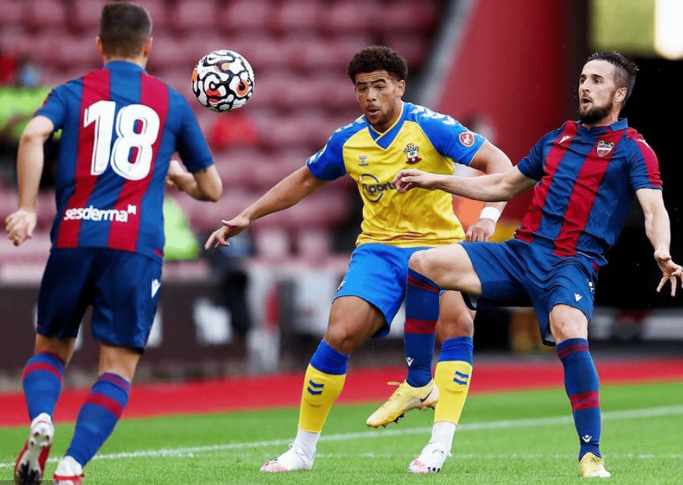 爱游戏登录-莱万特客场大胜瓦伦西亚，稳固欧战资格的简单介绍