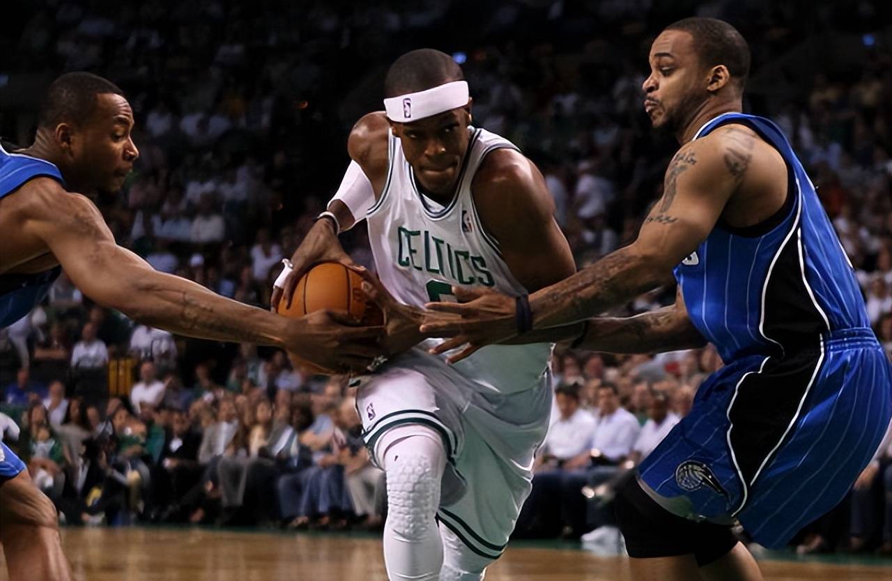 爱游戏竞技-凯尔特人击败灰熊,重返胜利之路