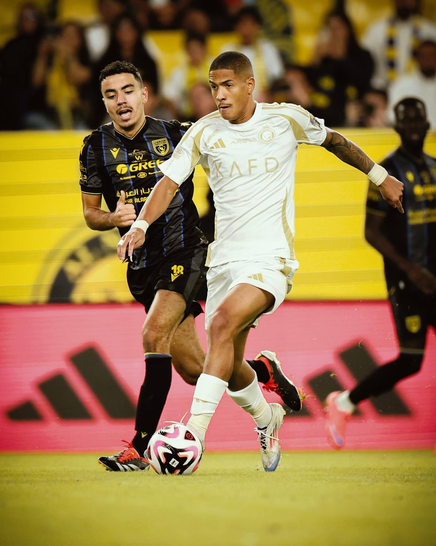 爱游戏官网-沙特球队惊险晋级，豪取欧洲豪门胜利的简单介绍