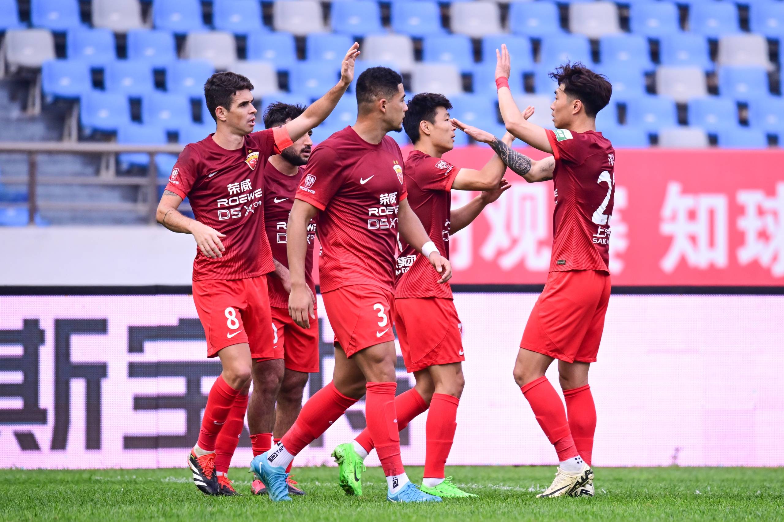 爱游戏注册-球员们的实力展现出惊人的发挥