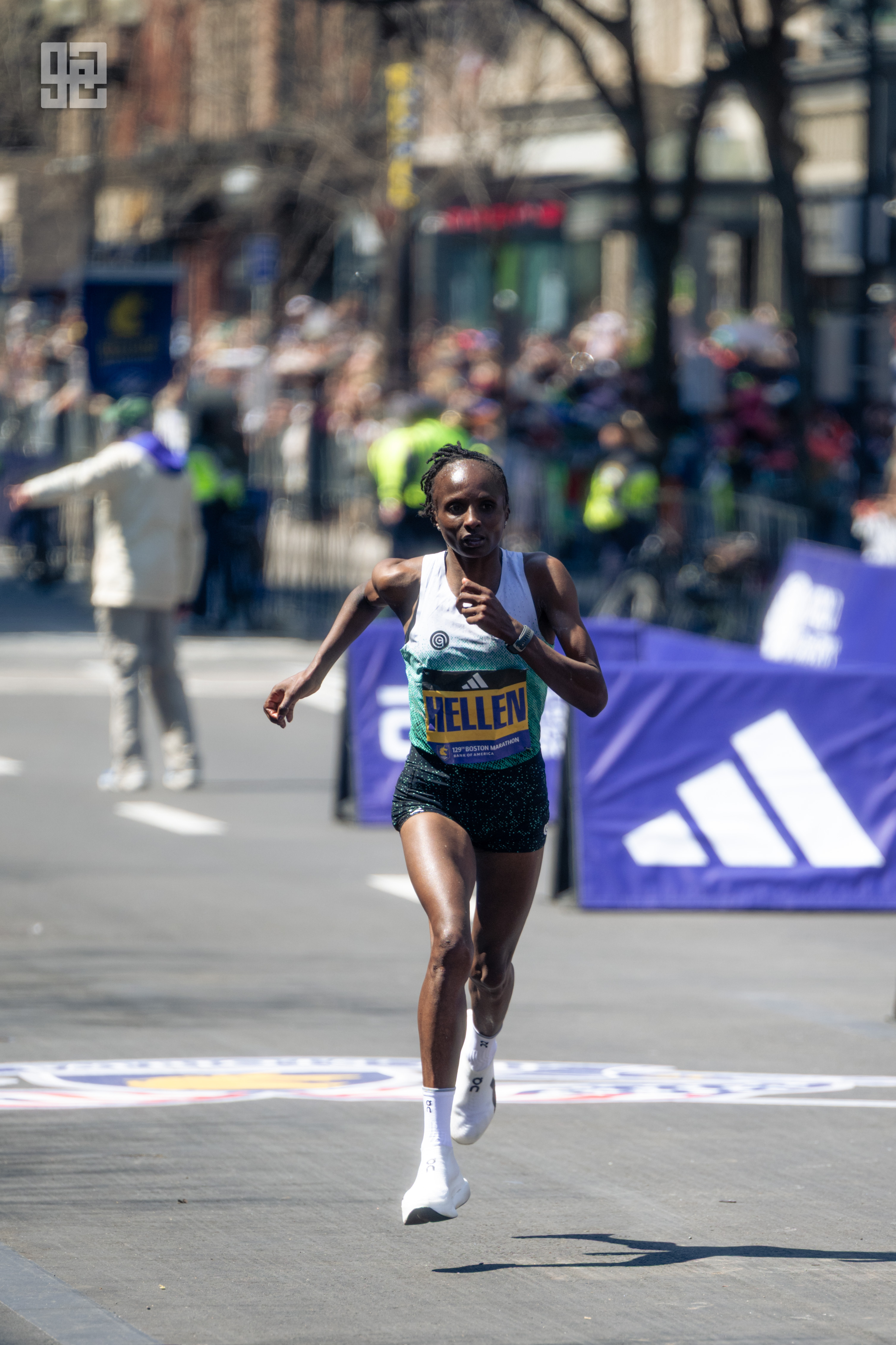 爱游戏登录入口-肯尼亚长跑选手夺冠,圆梦奋斗之路的简单介绍